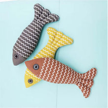 Load image into Gallery viewer, 3 Fish Catnip Cat Toy Set