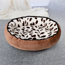 Load image into Gallery viewer, Cute Round Pet Bed