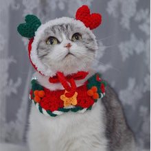 Load image into Gallery viewer, Christmas Wreath Pet Bib and Hat Set - San Frenchie
