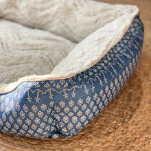 Load image into Gallery viewer, Blue Anchor Pet Bed - San Frenchie
