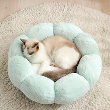 Load image into Gallery viewer, Flower Shaped Plush Cat Mat Bed - San Frenchie

